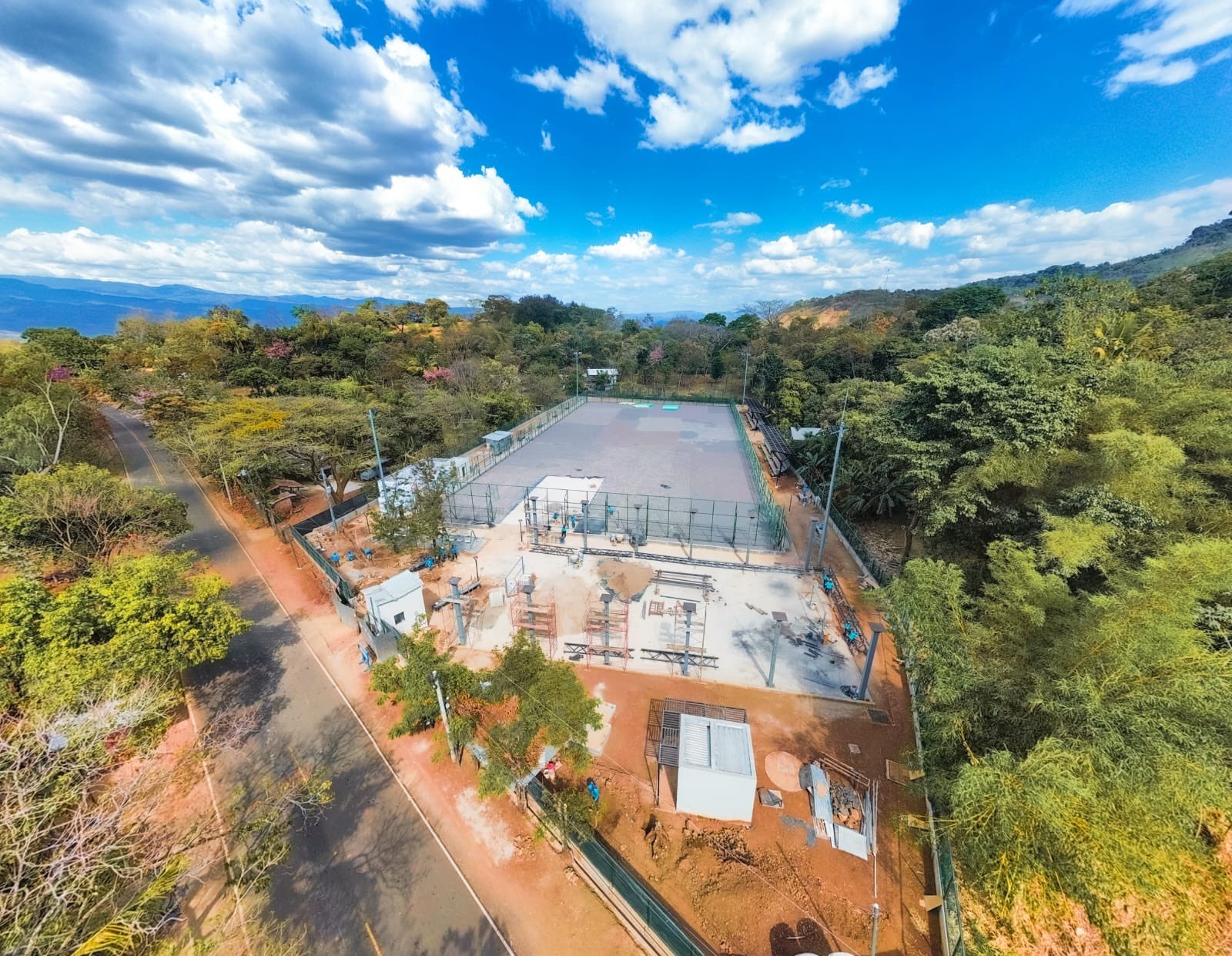 avanza-la-construccion-de-una-nueva-cancha-deportiva-en-morazan-sur