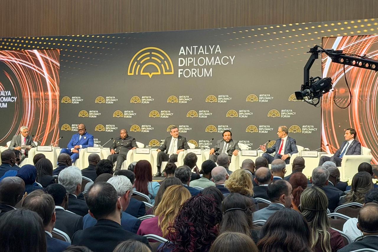 vicepresidente-ulloa-destaca-la-cooperacion-regional-en-foro-diplomatico-internacional-en-turquia