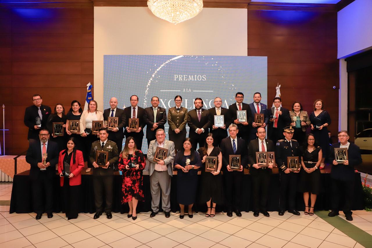 premios-a-la-excelencia-de-la-educacion-superior-35-instituciones-y-321-proyectos-reconocidos
