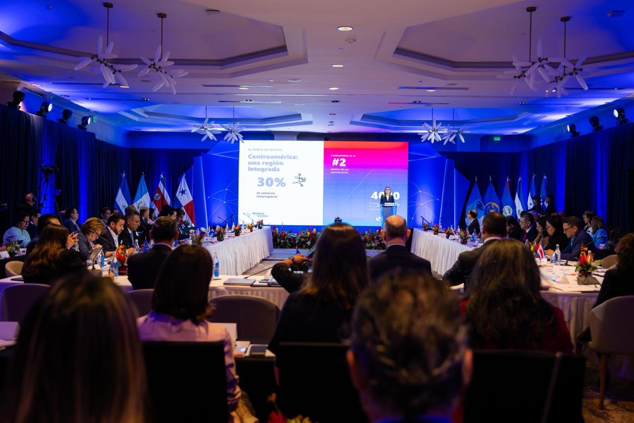 el-salvador-impulsa-modernizacion-y-digitalizacion-de-procesos-fronterizos-en-centroamerica