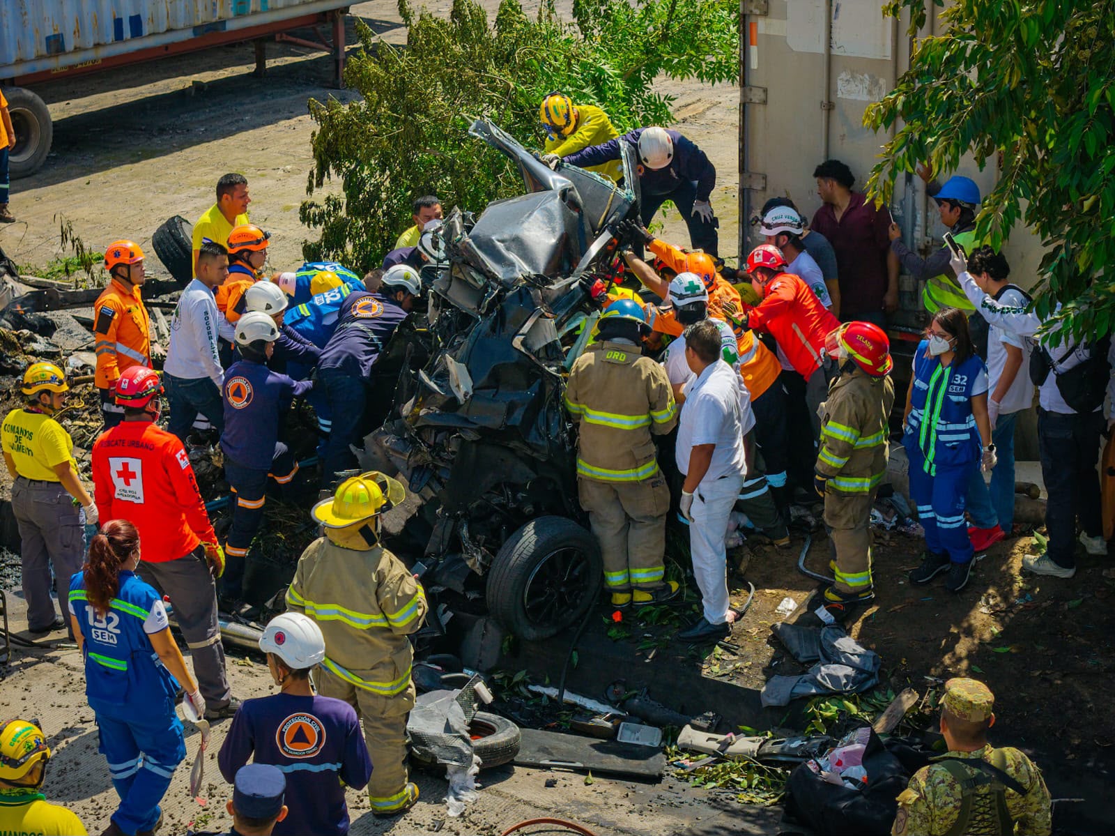 accidente-en-el-redondel-integracion-deja-un-fallecido-y-siete-personas-lesionadas