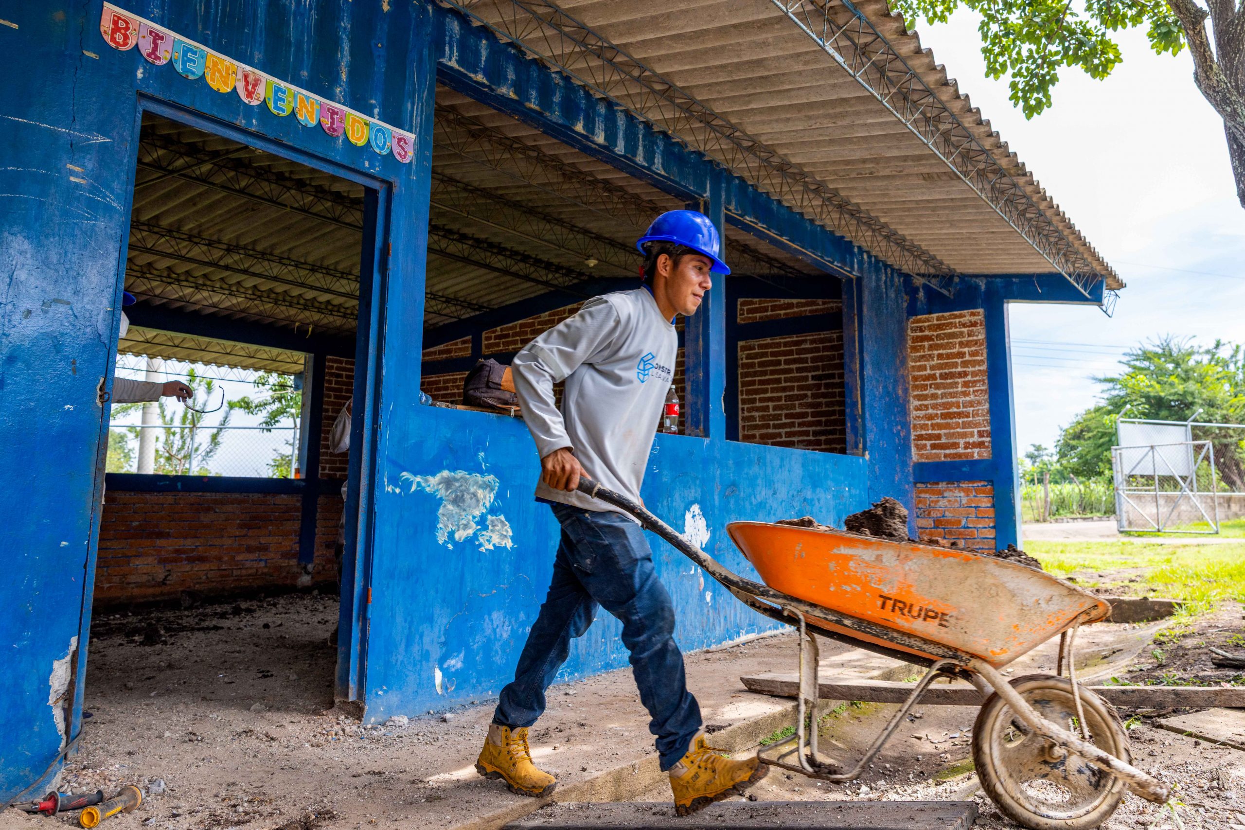 "Dos Escuelas por Día": Gobierno impulsa mejoras en infraestructura educativa dos-escuelas-por-dia-gobierno-impulsa-mejoras-en-infraestructura-educativa