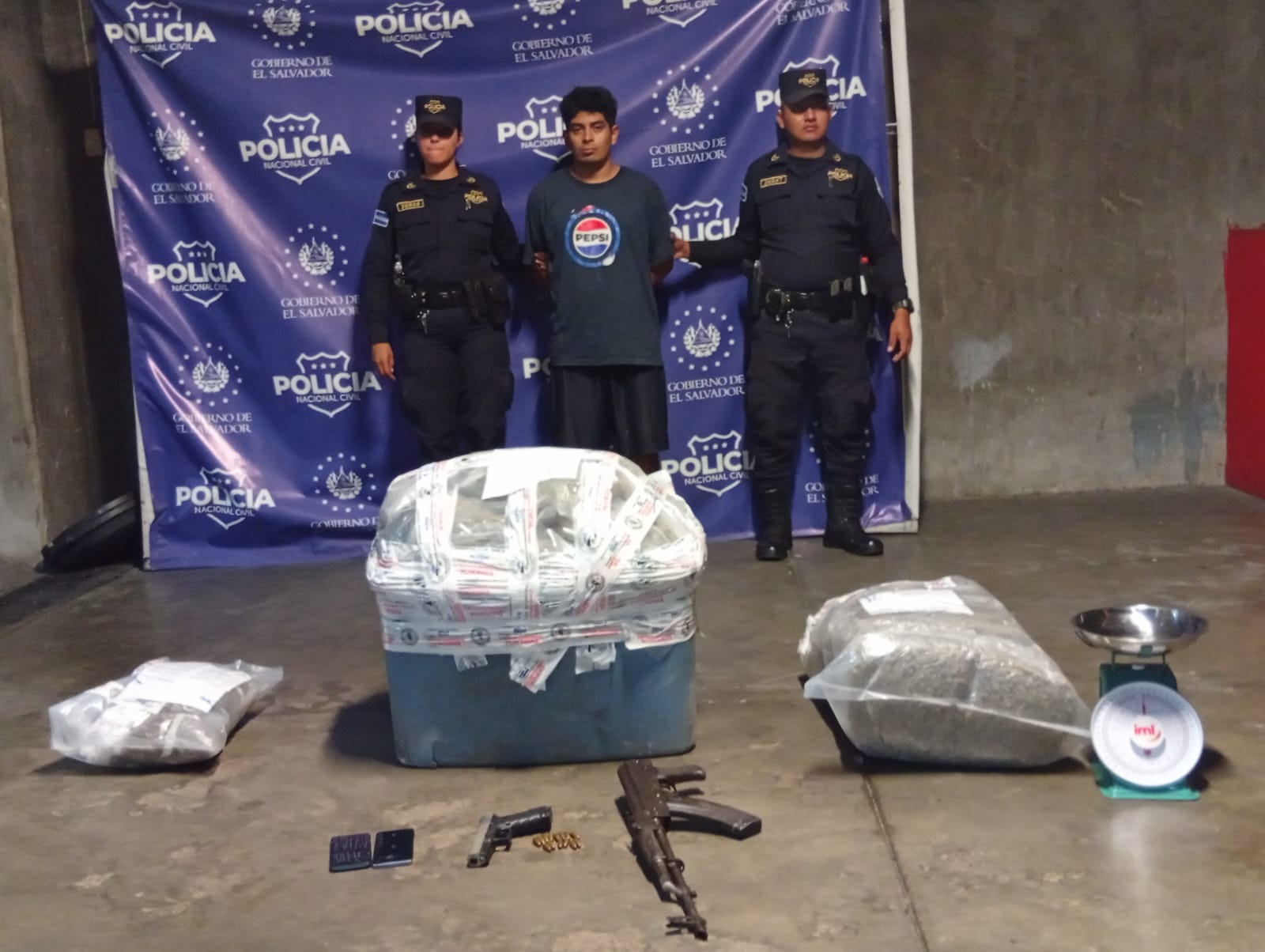 capturan-a-traficante-de-drogas-en-santa-tecla-tras-allanamiento-policial