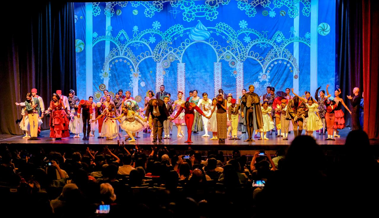 el-ballet-nacional-y-la-orquesta-sinfonica-deslumbran-con-el-cascanueces-en-el-teatro-presidente