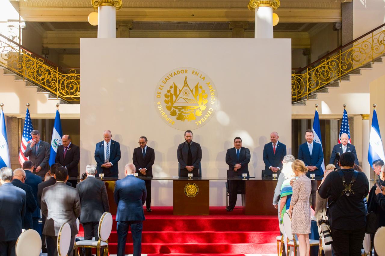 el-salvador-celebra-su-primer-desayuno-nacional-de-oracion-en-el-palacio-nacional