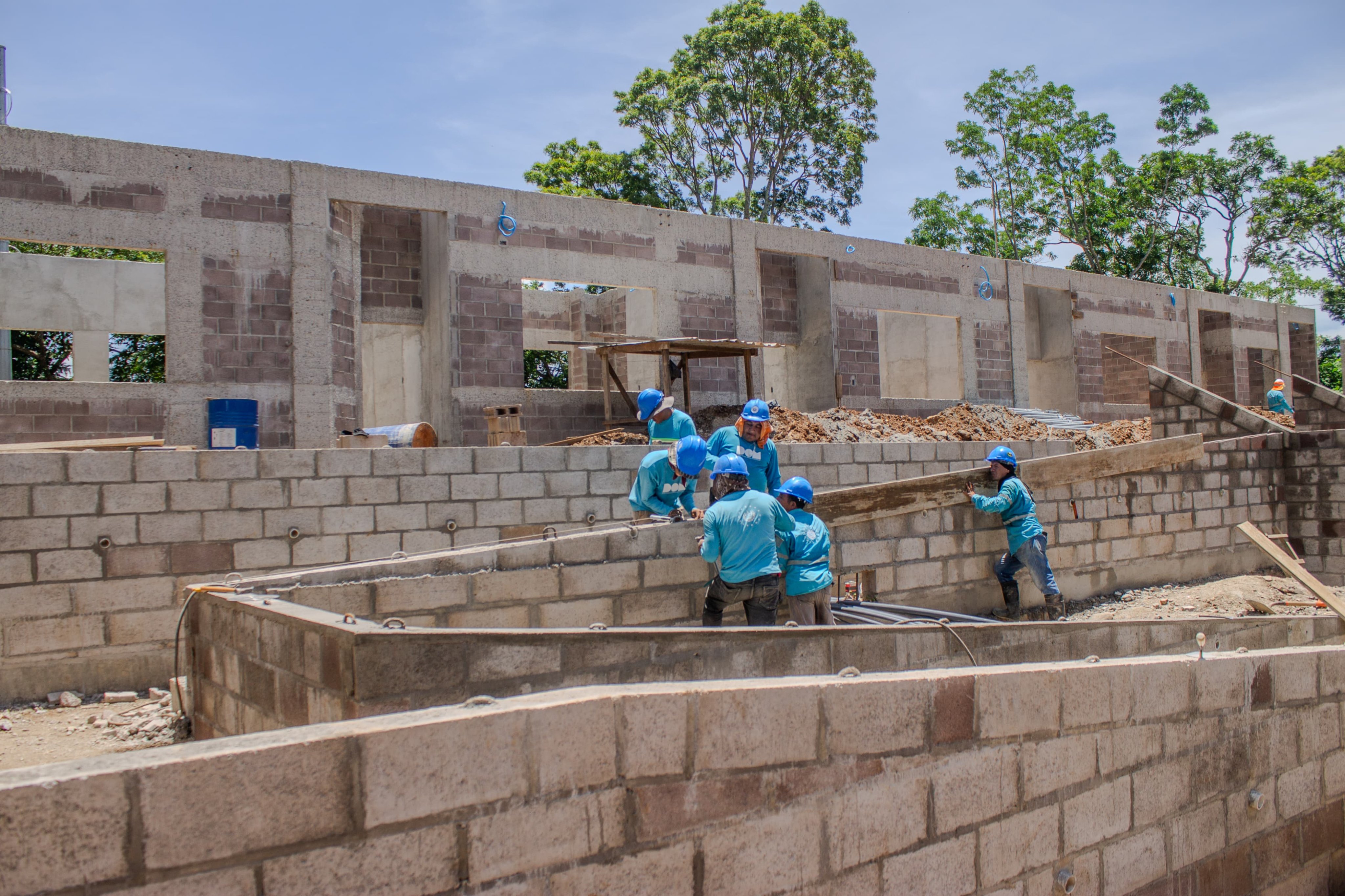 dom-realiza-trabajos-de-construccion-para-nuevo-centro-escolar-en-chalatenango