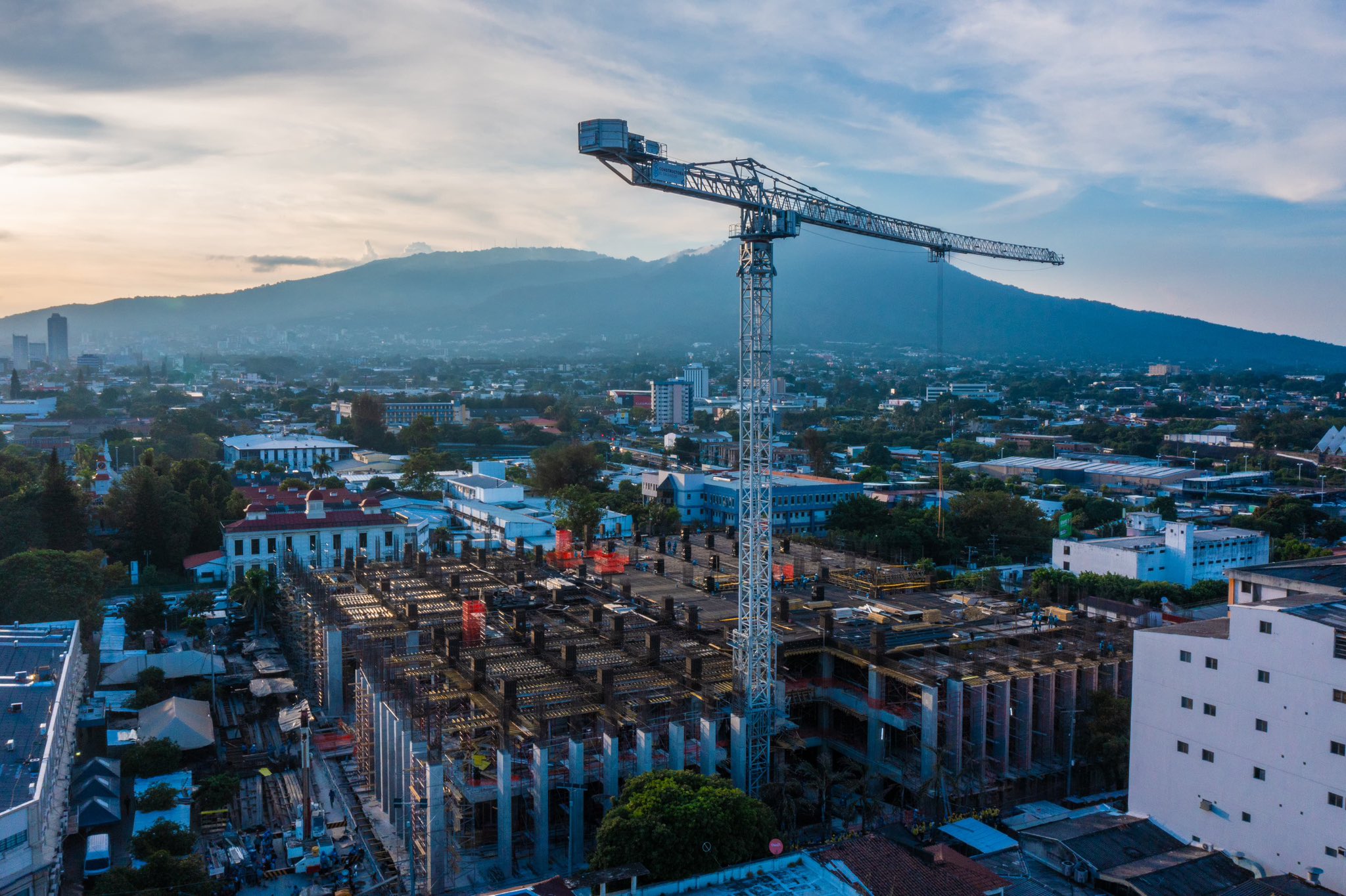 avanza-construccion-del-nuevo-hospital-rosales-en-san-salvador