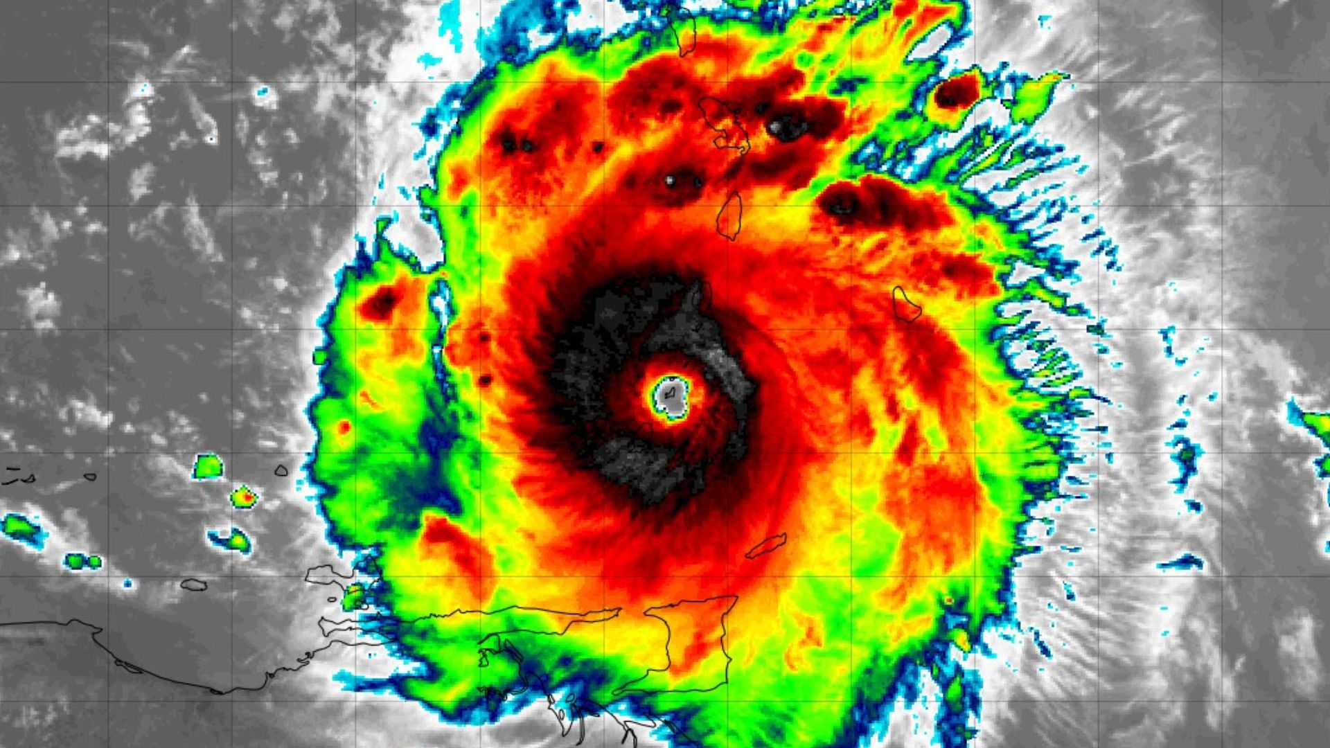 huracan-beryl-alcanza-categoria-5-con-vientos-de-270-kmh
