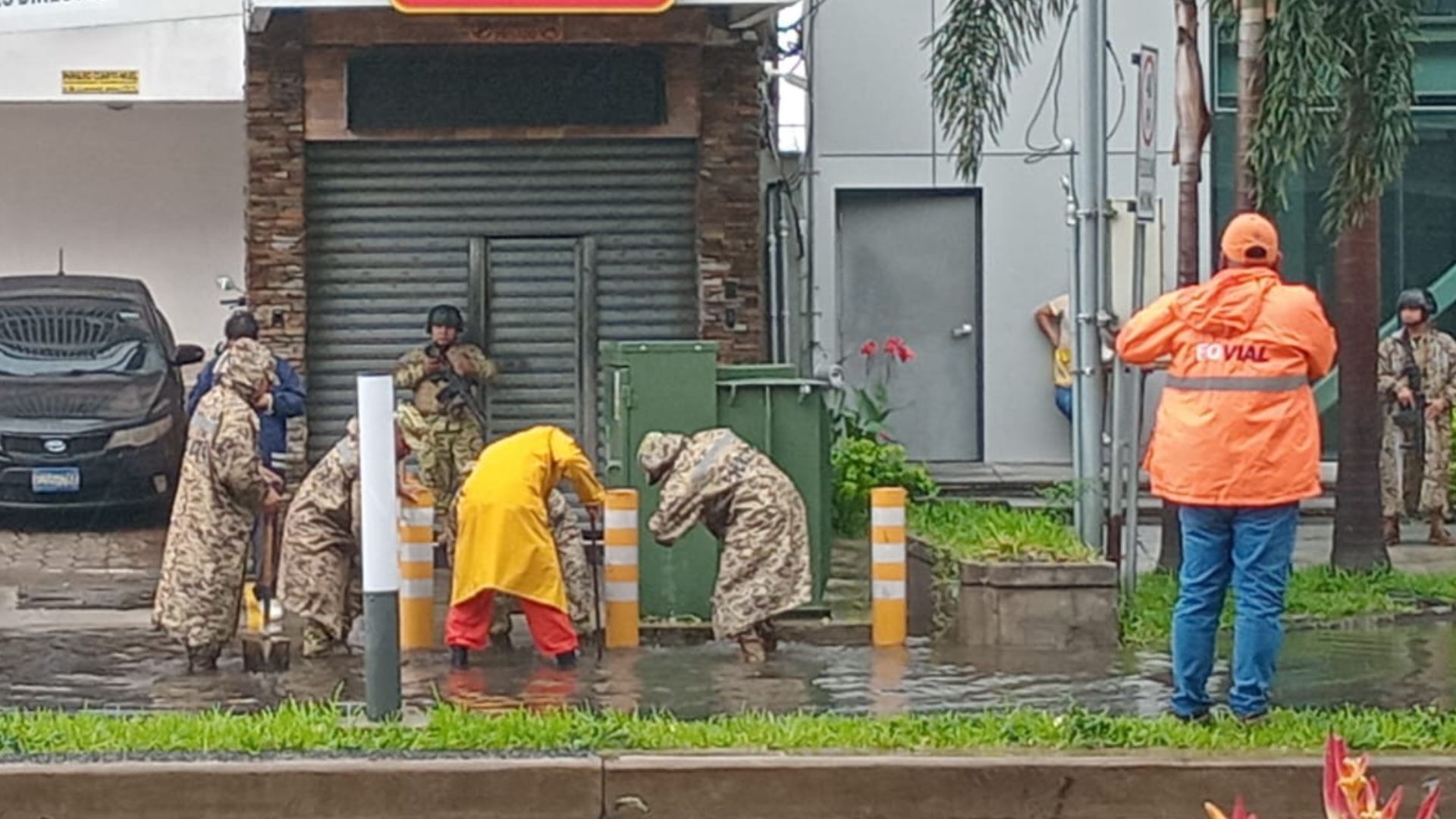 instituciones-gubernamentales-actuan-rapidamente-ante-inundaciones-en-san-salvador