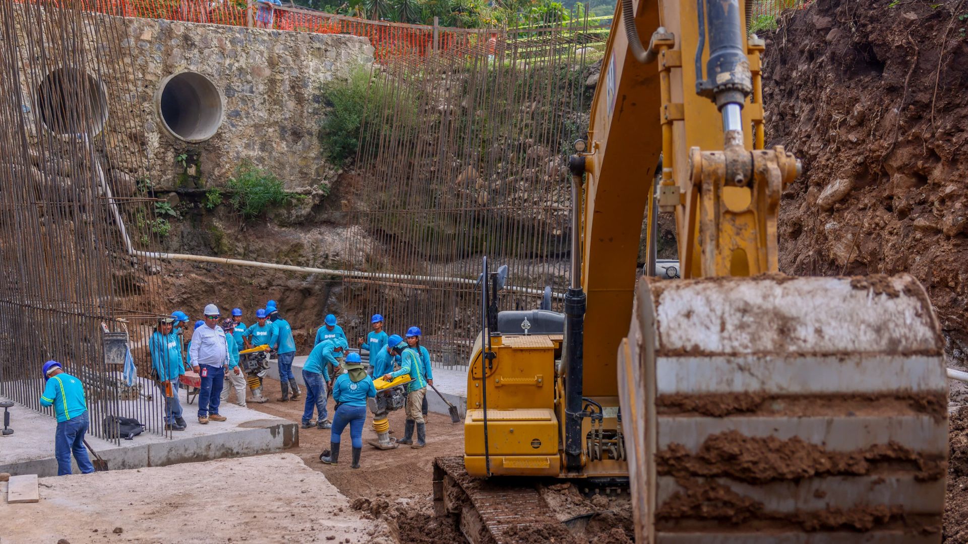 dom-avanza-en-la-construccion-de-puente-en-hacienda-la-labor-ahuachapan-centro