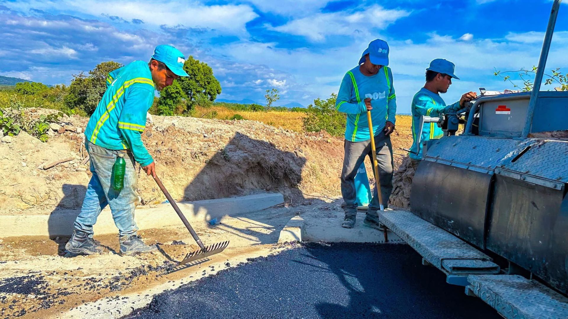 avances-en-trabajos-de-mejoramiento-vial-en-san-juan-nonualco-la-paz