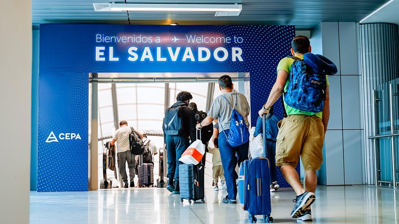 el-salvador-espera-recibir-a-135-mil-turistas-internacionales-durante-la-semana-santa