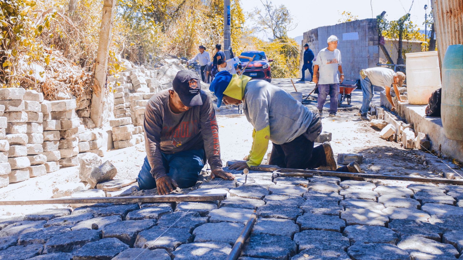 ilopango-impulsa-modernizacion-vial-en-altos-de-amatitlan-con-nuevos-adoquinados