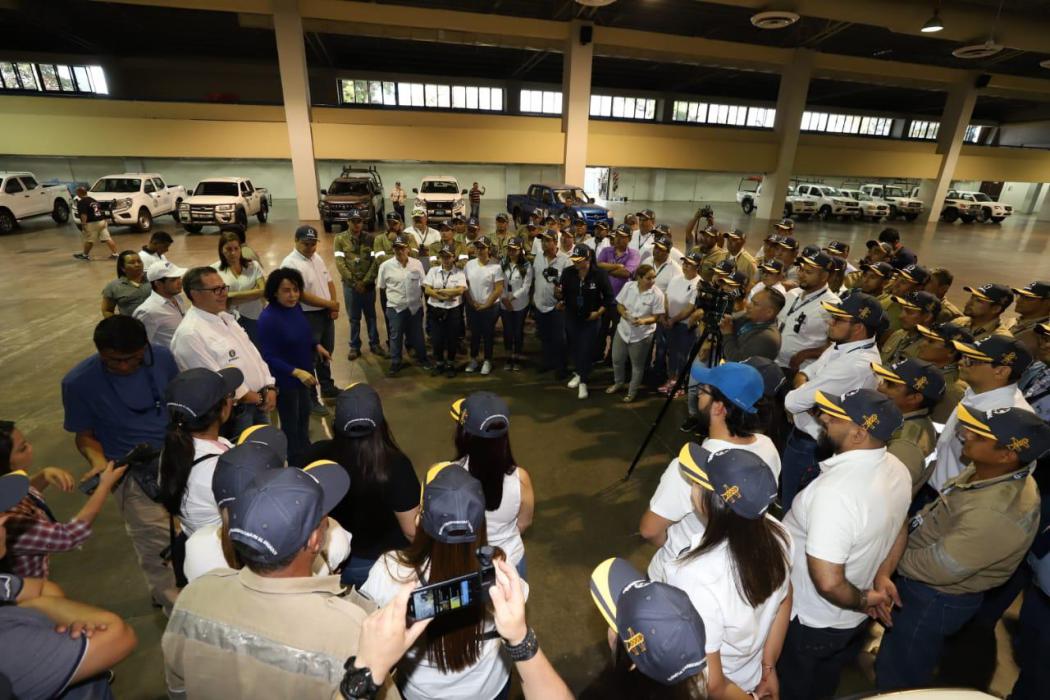 sistema-de-gobierno-continua-jornada-de-abastecimiento-de-agua