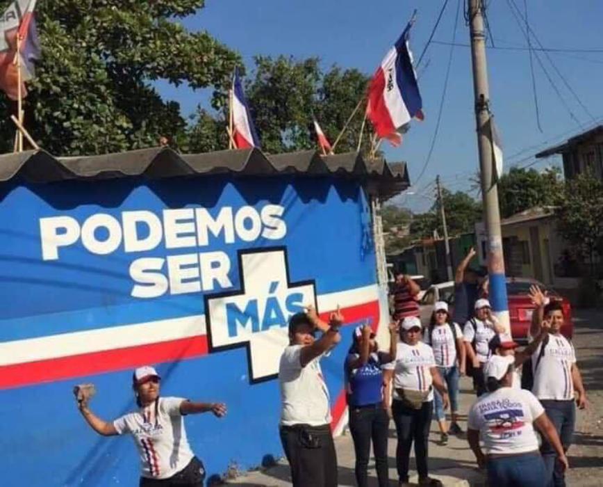 Areneros lanzan piedras a simpatizantes de NUEVAS IDEAS areneros-lanzan-piedras-a-simpatizantes-de-nuevas-ideas