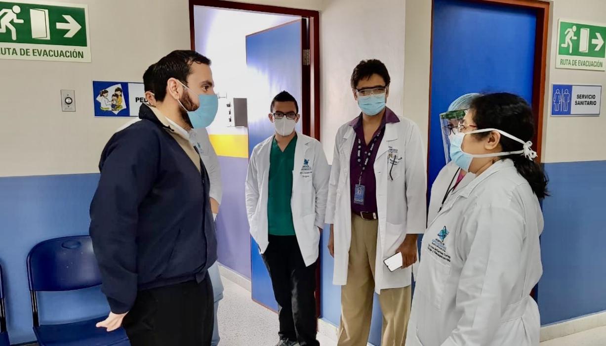 Ministro de Salud visita hospitales, verificando atención a pacientes con COVID-19 ministro-de-salud-visita-hospitales-verificando-atencion-a-pacientes-con-covid-19