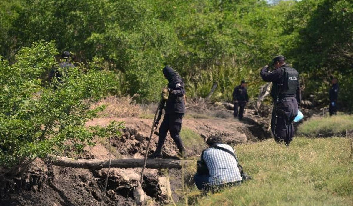 continuan-las-excavaciones-en-las-fosas-clandestinas-en-manglares