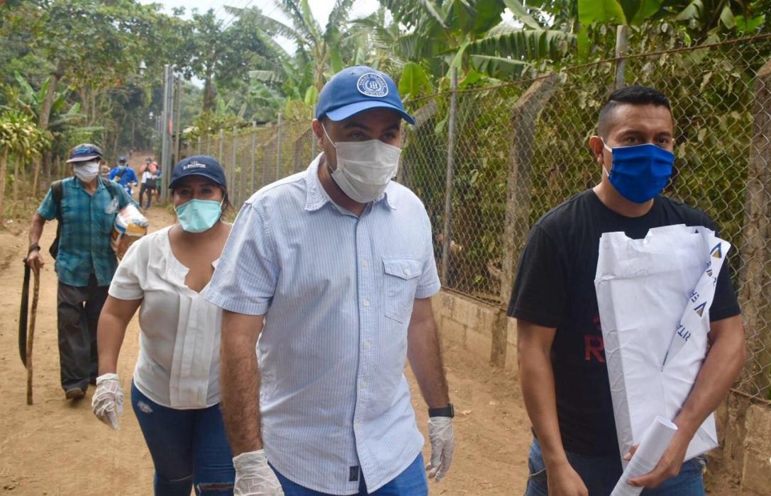 exseleccionado-de-futbol-playa-agradece-al-gobierno-entrega-de-alimentos-a-familias-en-usulutan