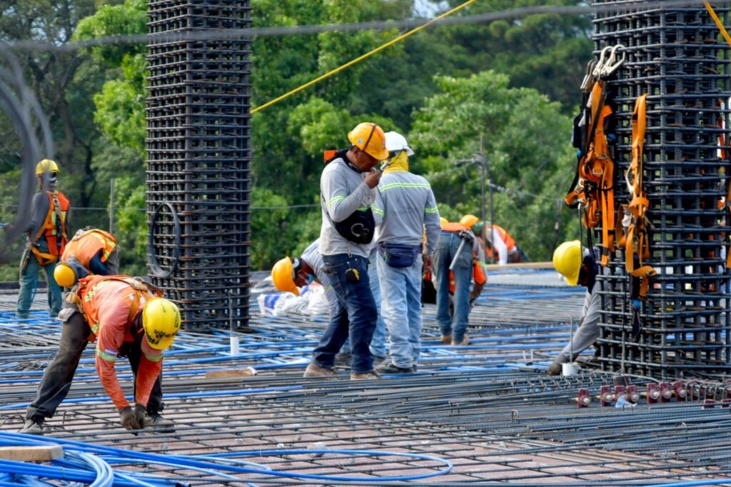 rubro-construccion-en-el-salvador-registra-mas-de-5901-millones-en-proyectos-en-dos-anos