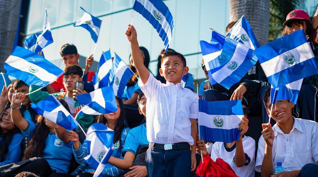 lunes-civicos-en-las-escuelas-buscan-fortalecer-la-identidad-nacional