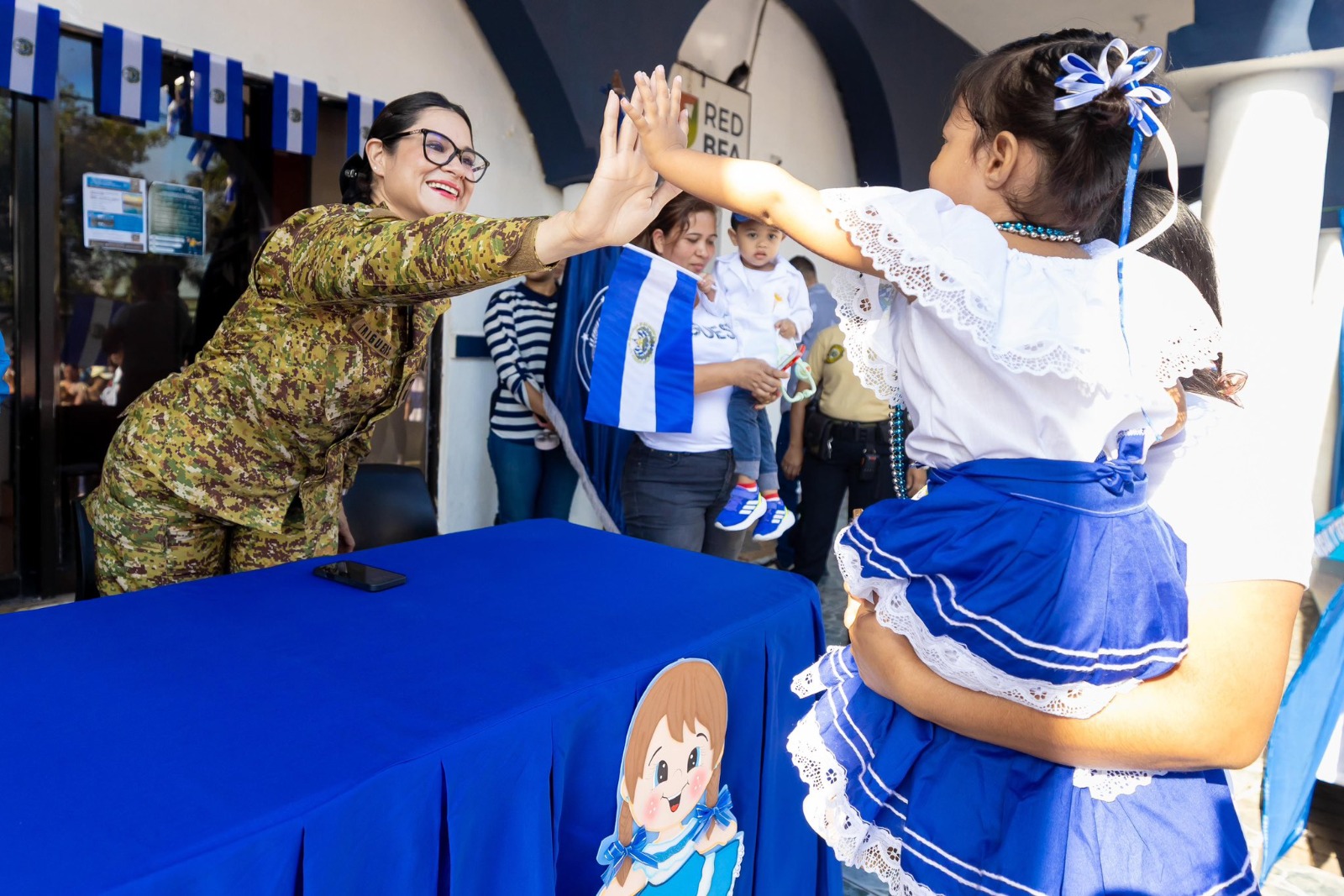 el-salvador-prohibe-el-lenguaje-inclusivo-en-todas-las-escuelas-publicas