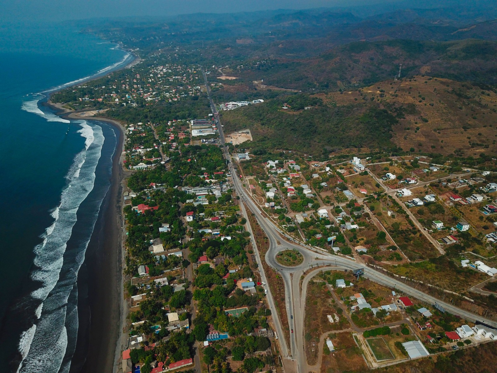 bcie-y-el-salvador-oficializan-financiamiento-para-fase-ii-de-surf-city