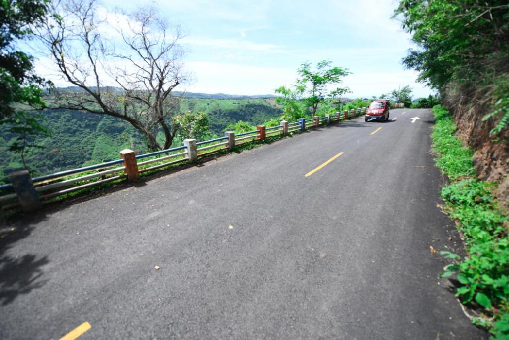 gobierno-continua-beneficiando-a-los-salvadorenos-con-mejoramiento-vial-en-todo-el-pais