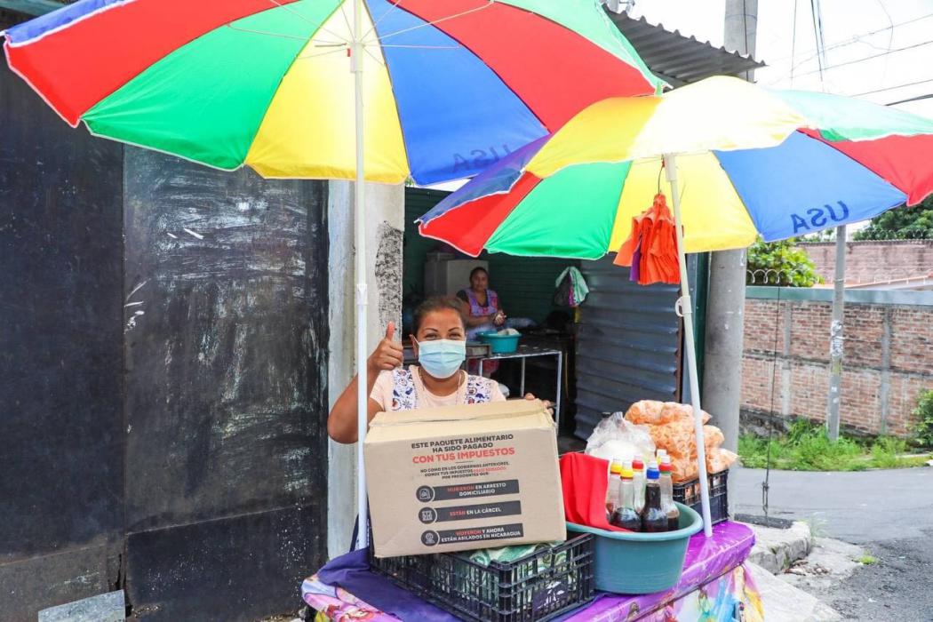 Habitantes de colonia Luz, San Salvador, fueron beneficiados hoy con paquetes alimentarios habitantes-de-colonia-luz-san-salvador-fueron-beneficiados-hoy-con-paquetes-alimentarios
