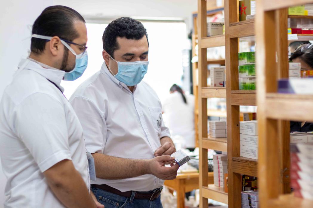 Director de DNM verifica en farmacias cumplimiento de estándares de calidad en medicamentos director-de-dnm-verifica-en-farmacias-cumplimiento-de-estandares-de-calidad-en-medicamentos