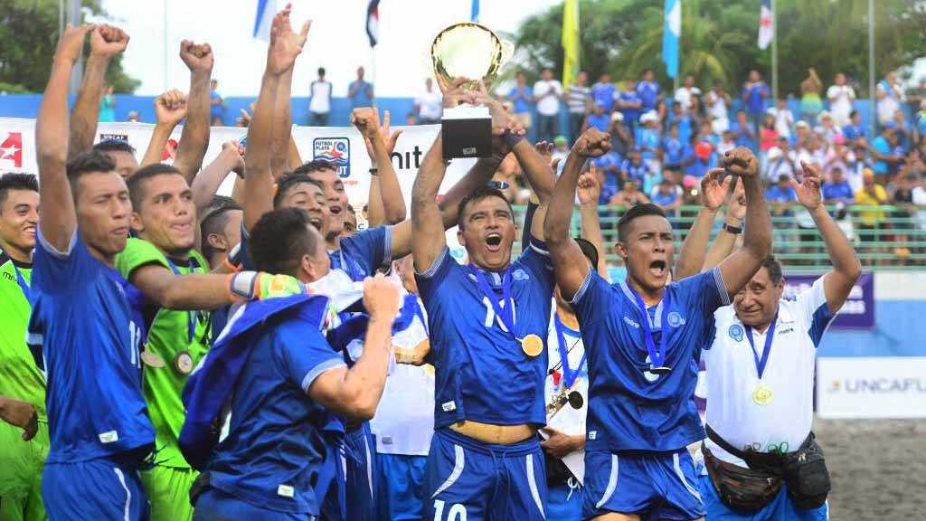 seleccionados-de-futbol-playa-sufren-accidente-cuando-regresaban-de-la-costa-del-sol