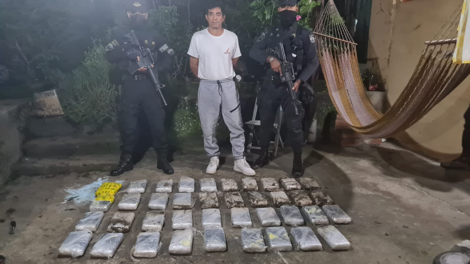 Incautan droga valorada en $975 mil incautan-droga-valorada-en-975-mil