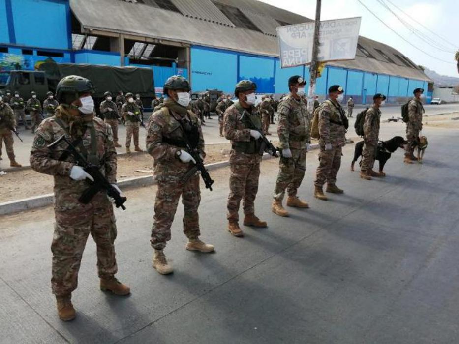 Capital de Perú militarizada con el fin de hacer cumplir toque de queda dominical ante pandemia capital-de-peru-militarizada-con-el-fin-de-hacer-cumplir-toque-de-queda-dominical-ante-pandemia