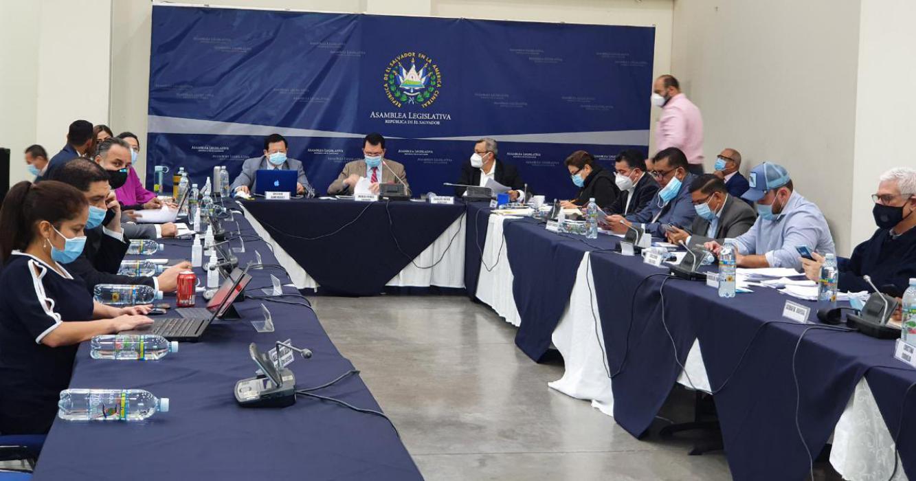 El Salvador entra a fase 3 de la pandemia y los diputados aún no aprueban la ley de emergencia ni ratifican los recursos económicos el-salvador-entra-a-fase-3-de-la-pandemia-y-los-diputados-aun-no-aprueban-la-ley-de-emergencia-ni-ratifican-los-recursos-economicos