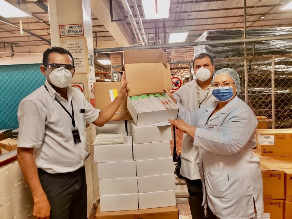 MINSAL recibe nuevo donativo de 2,000 kits de toma y transporte de muestra para COVID19 minsal-recibe-nuevo-donativo-de-2000-kits-de-toma-y-transporte-de-muestra-para-covid19