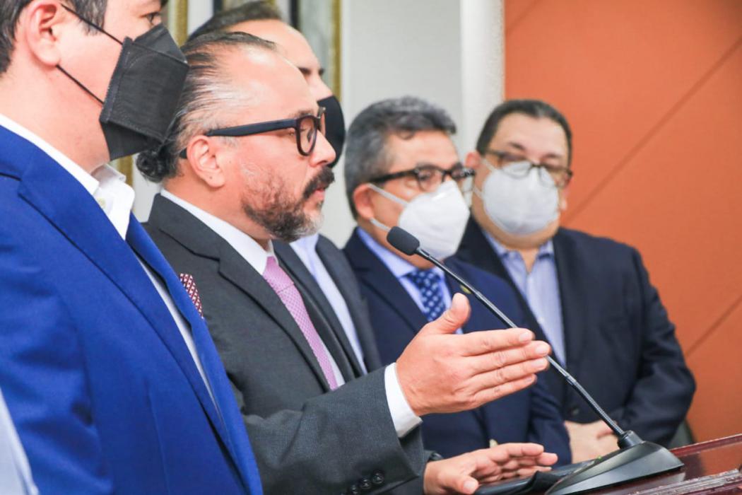 ernesto-castro-a-diputados-comencemos-a-hablar-el-mismo-idioma-trabajemos-por-el-bien-de-los-salvadorenos