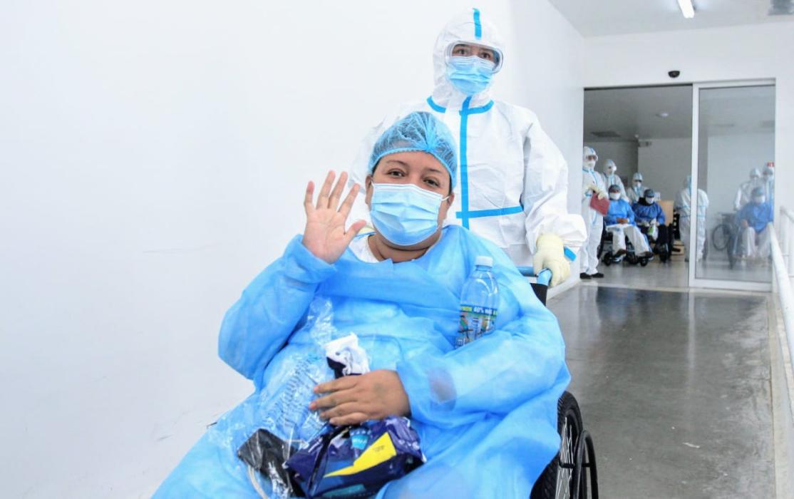 12 salvadoreños más fueron dados de alta del Hospital El Salvador tras vencer el COVID19 12-salvadorenos-mas-fueron-dados-de-alta-del-hospital-el-salvador-tras-vencer-el-covid19