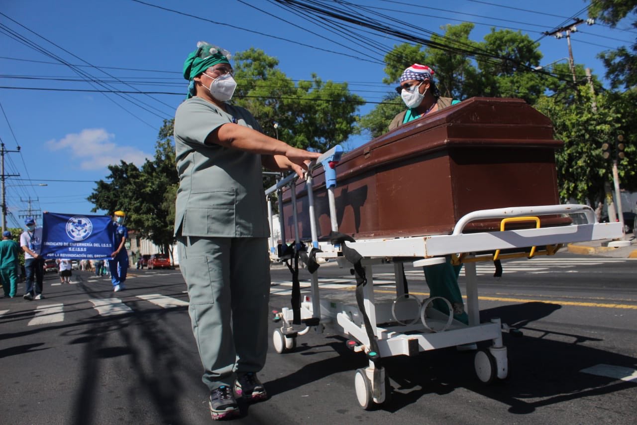 Médicos del Hospital Rosales protestan hoy para exigir a diputados un Estado de Excepción por 15 días, ante desborde de casos COVID19 medicos-del-hospital-rosales-protestan-hoy-para-exigir-a-diputados-un-estado-de-excepcion-por-15-dias-ante-desborde-de-casos-covid19