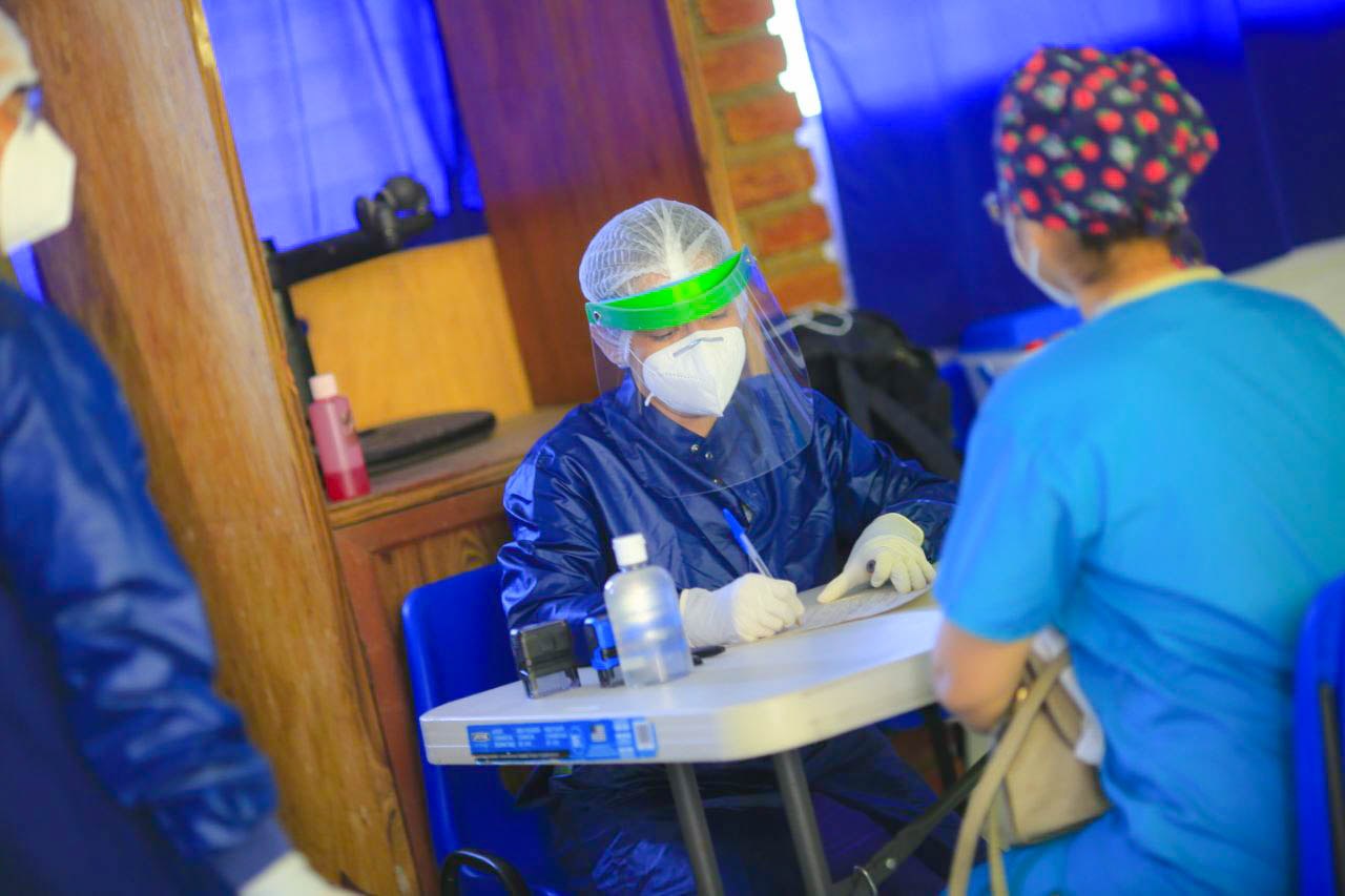 ISSS ejecuta una jornada de realización de pruebas COVID19 para el 100% de su personal de salud y limpieza isss-ejecuta-una-jornada-de-realizacion-de-pruebas-covid19-para-el-100-de-su-personal-de-salud-y-limpieza