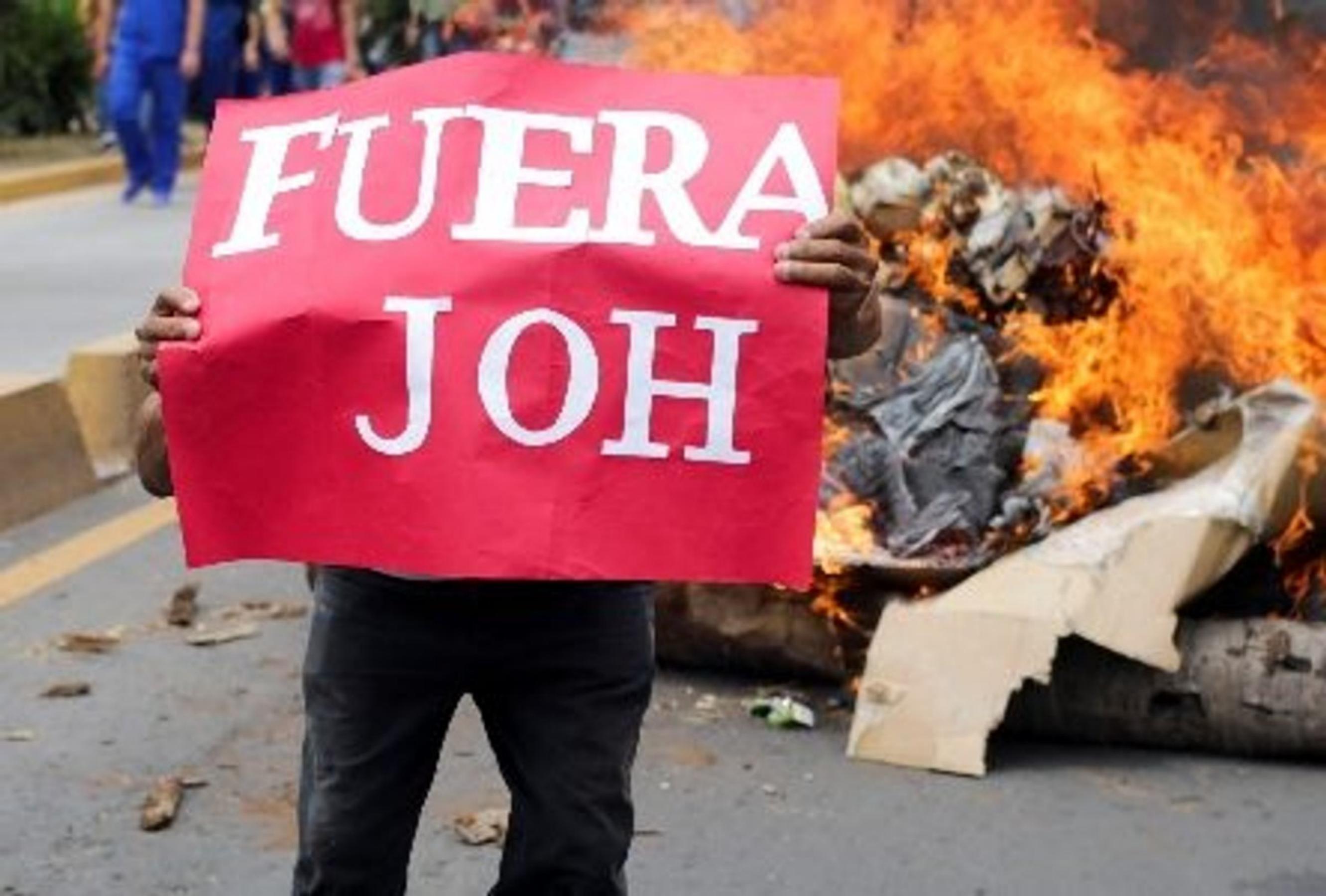 hondurenos-piden-que-presidente-juan-orlando-hernandez-renuncie