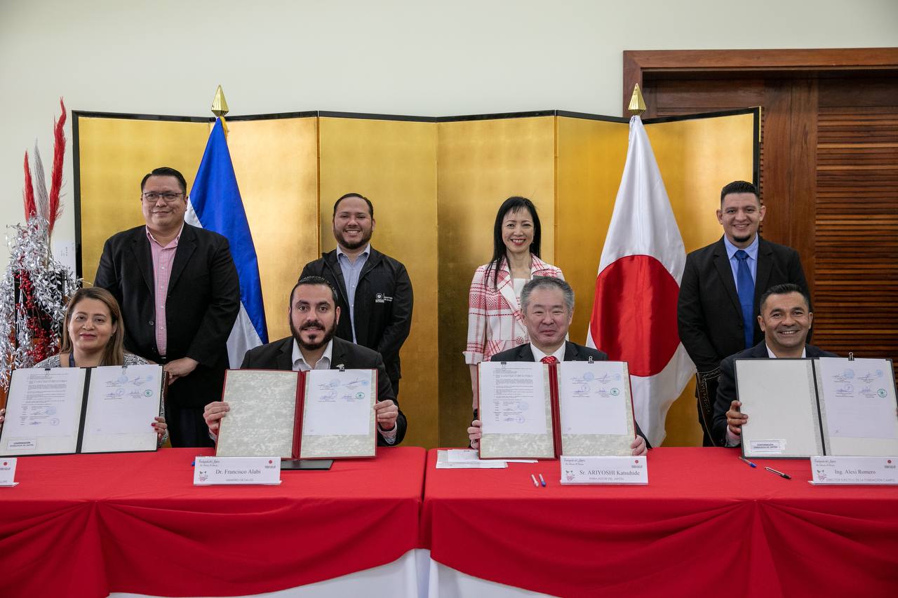 el-salvador-y-japon-firman-convenio-para-construir-centro-de-dialisis-en-san-miguel