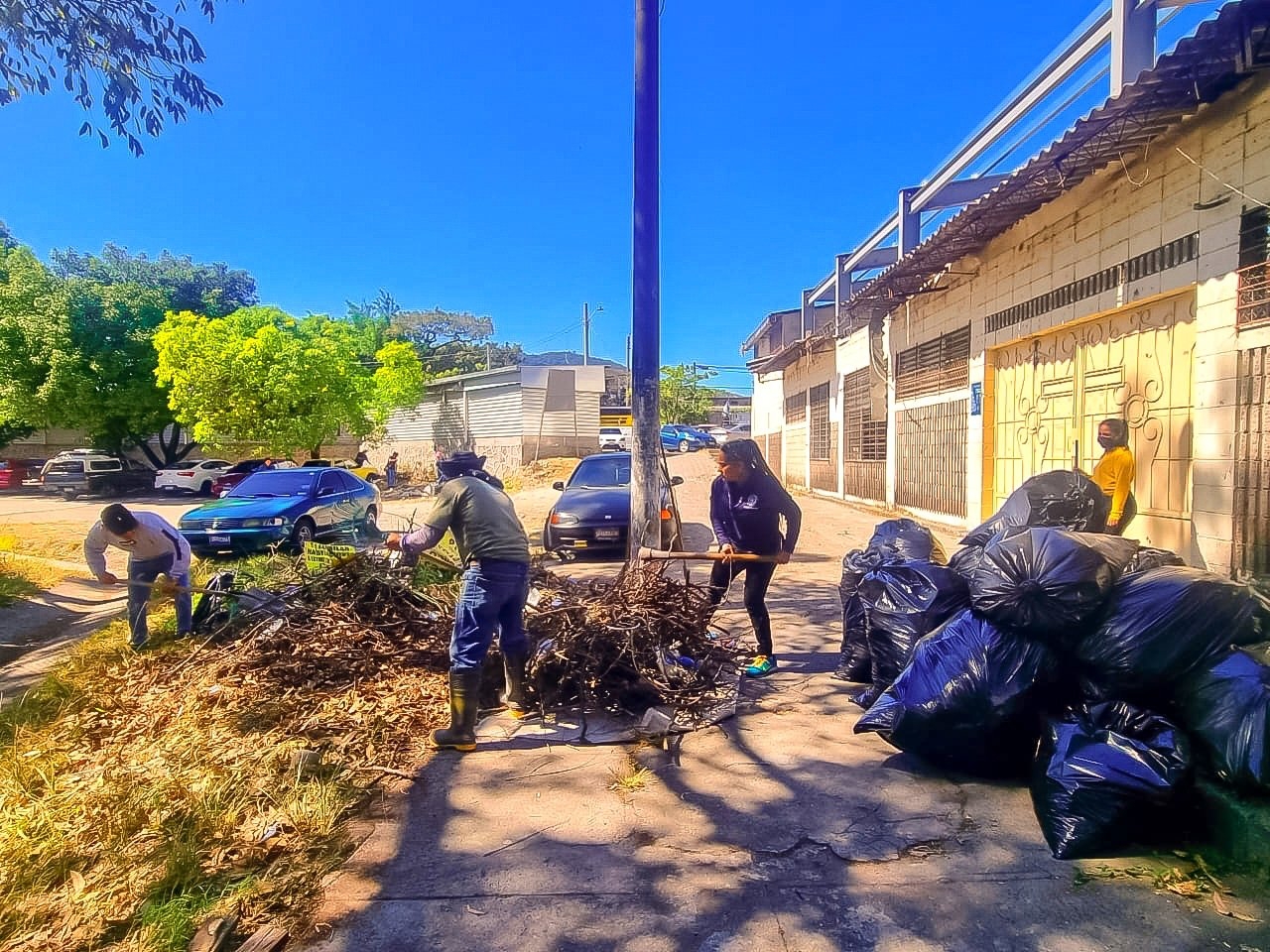 realizan-jornada-de-limpieza-en-colonia-santa-lucia-ilopango