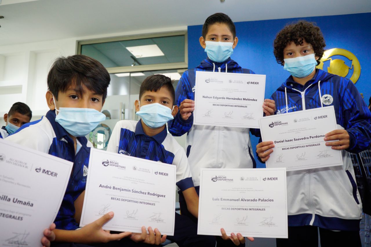 Alcaldía de San Salvador otorga becas educativas a niños y jóvenes deportistas alcaldia-de-san-salvador-otorga-becas-educativas-a-ninos-y-jovenes-deportistas