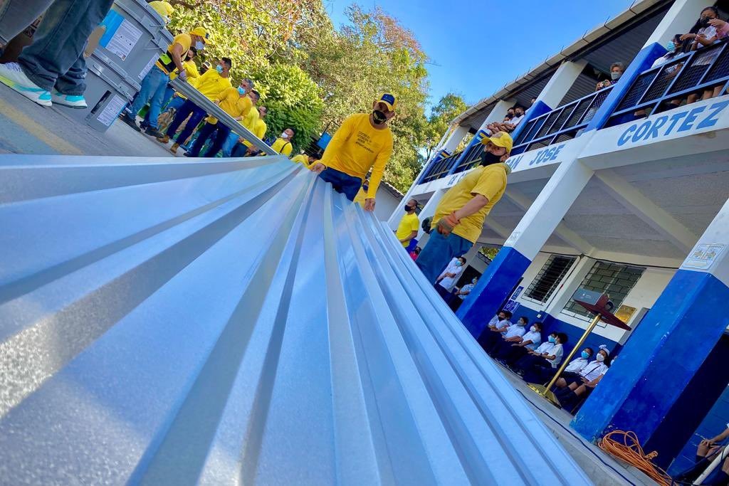 Gobierno continúa entregando materiales para mejorar la infraestructura de centros escolares gobierno-continua-entregando-materiales-para-mejorar-la-infraestructura-de-centros-escolares