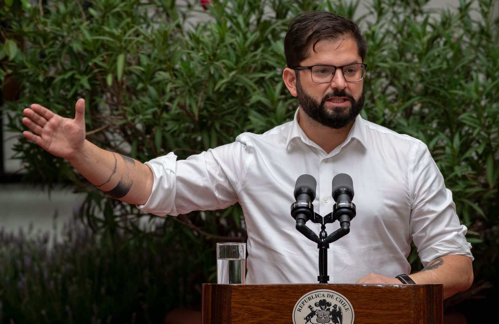 Más de la mitad de los chilenos desaprueban al presidente Gabriel Boric mas-de-la-mitad-de-los-chilenos-desaprueban-al-presidente-gabriel-boric