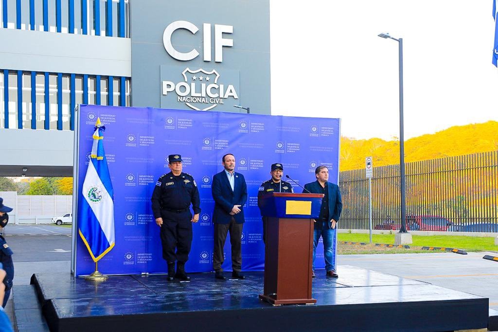 Entregan 29 automóviles que fueron decomisados de grupos criminales a la PNC entregan-29-automoviles-que-fueron-decomisados-de-grupos-criminales-a-la-pnc
