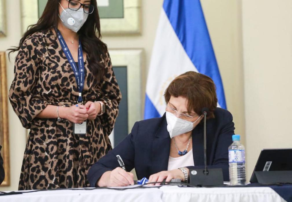 Gobierno firma convenio con empresas de telefonía para uso gratis de datos móviles en prueba AVANZO gobierno-firma-convenio-con-empresas-de-telefonia-para-uso-gratis-de-datos-moviles-en-prueba-avanzo