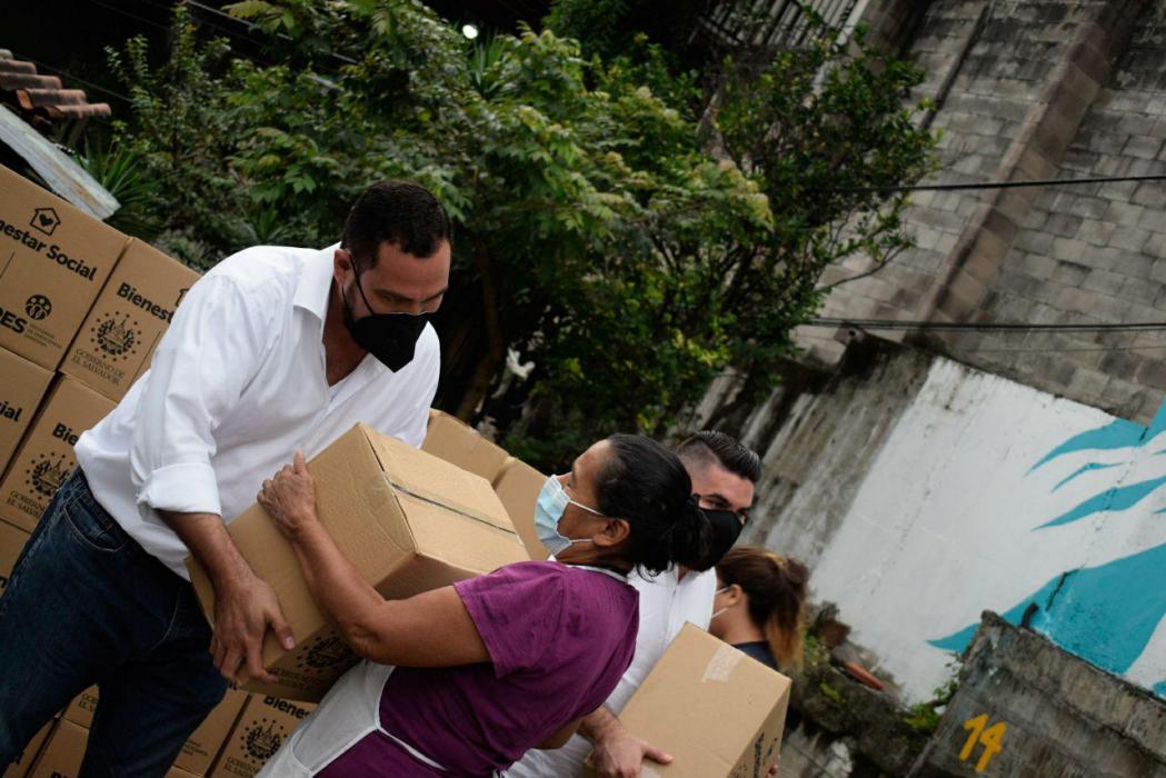 Ministro de Gobernación sigue beneficiando con paquetes alimentarios a comunidades impactadas por pandemia ministro-de-gobernacion-sigue-beneficiando-con-paquetes-alimentarios-a-comunidades-impactadas-por-pandemia