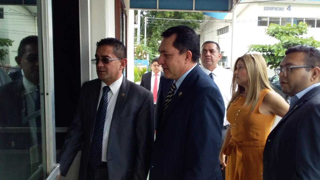 Ponce recorre instalaciones ofrecidas por el Presidente Bukele para personal de la Asamblea ponce-recorre-instalaciones-ofrecidas-por-el-presidente-bukele-para-personal-de-la-asamblea