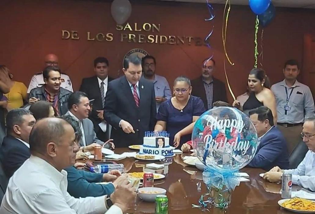 Presidente de la Asamblea priorizó celebrar su cumpleaños que discutir fondos para seguridad presidente-de-la-asamblea-priorizo-celebrar-su-cumpleanos-que-discutir-fondos-para-seguridad