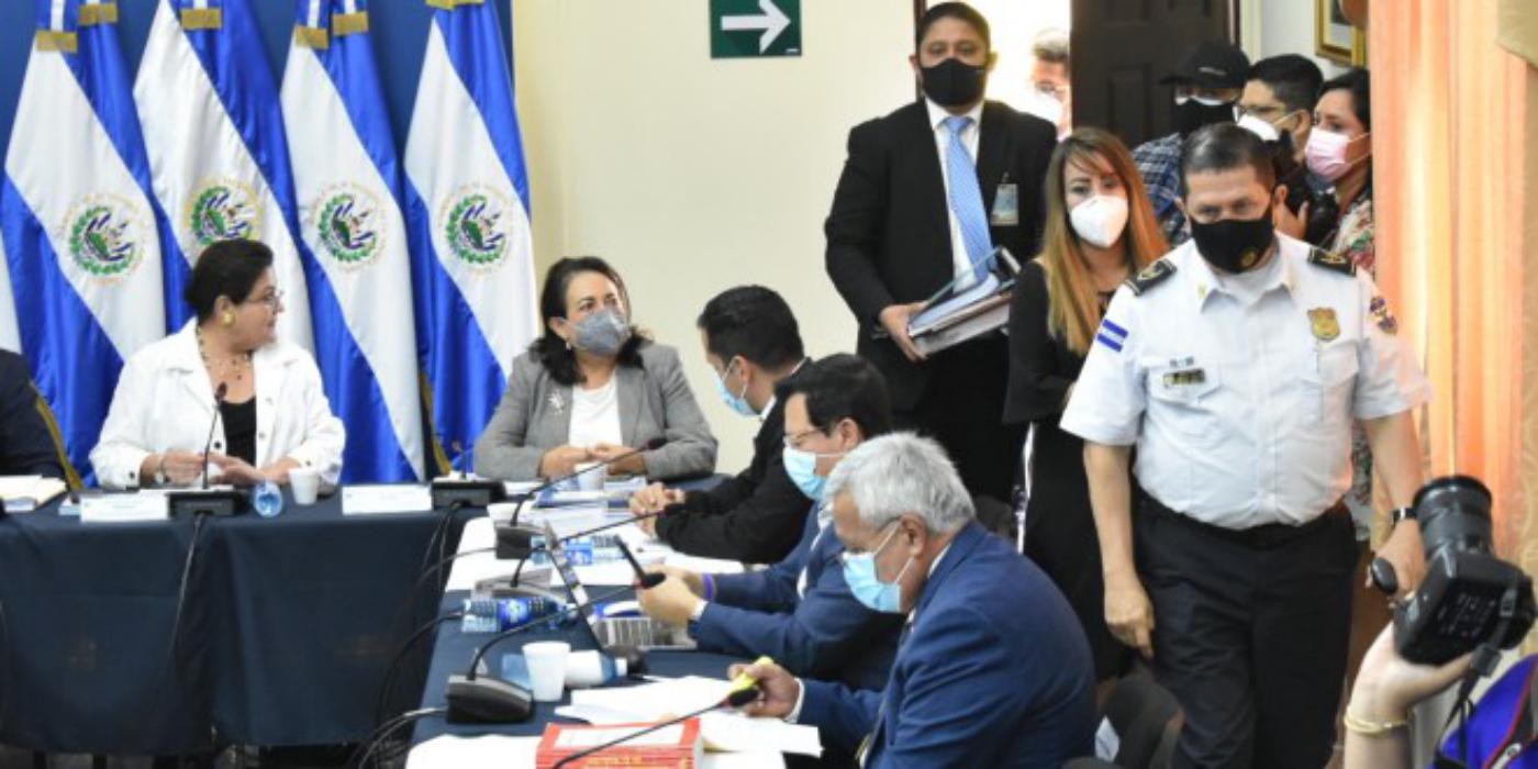 Comisión contra Arriaza Chicas reveló "Lo asqueroso e ilegal del funcionamiento de la Asamblea" comision-contra-arriaza-chicas-revelo-lo-asqueroso-e-ilegal-del-funcionamiento-de-la-asamblea